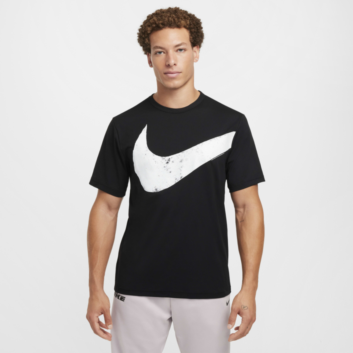 Nike Hyverse Swoosh Men's Dri-FIT T-Shirt (Black)
