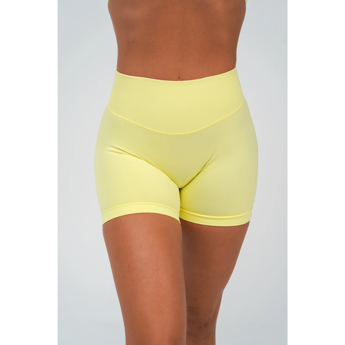 KEEPTHATPUMP Recoil Scrunch Shorts (Lemon)