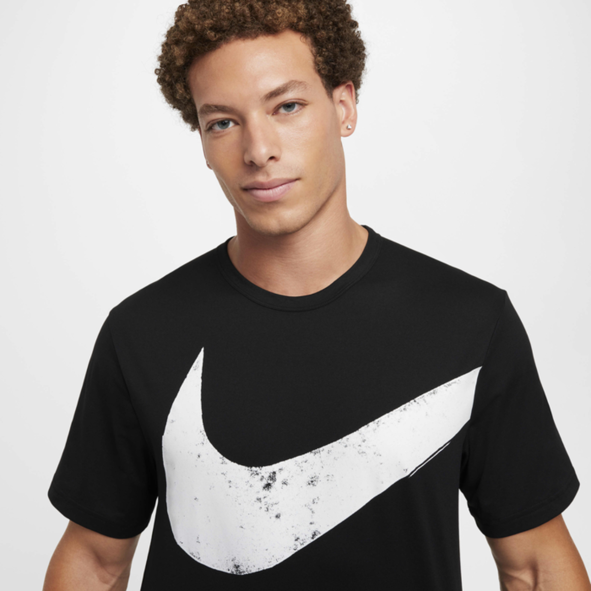 Nike Hyverse Swoosh Men's Dri-FIT T-Shirt (Black)