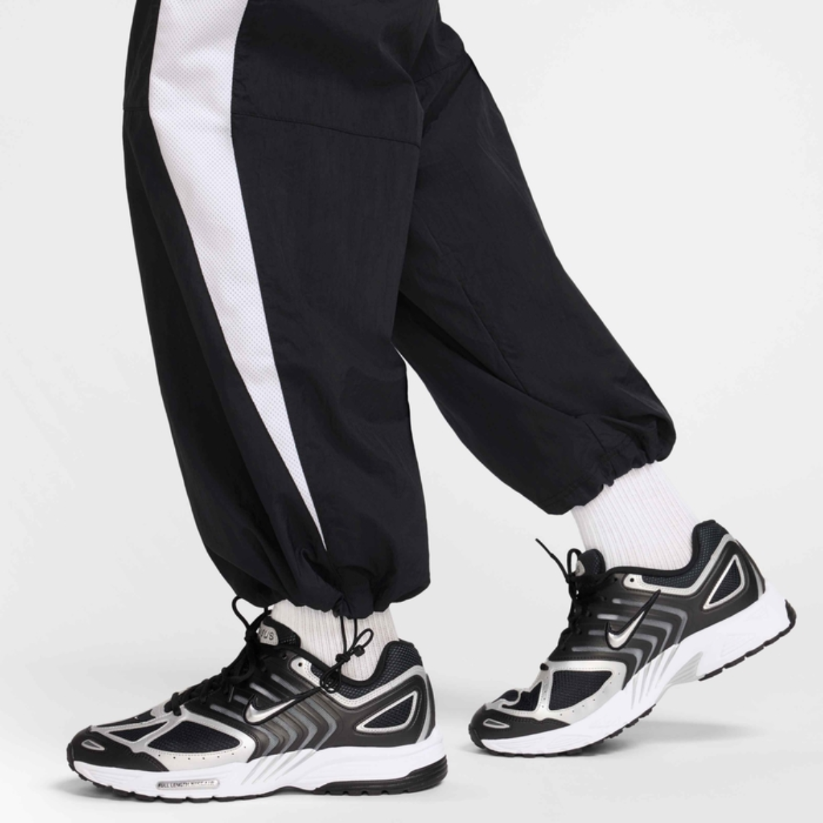 Nike Mens Air Woven Pants (Black/White)