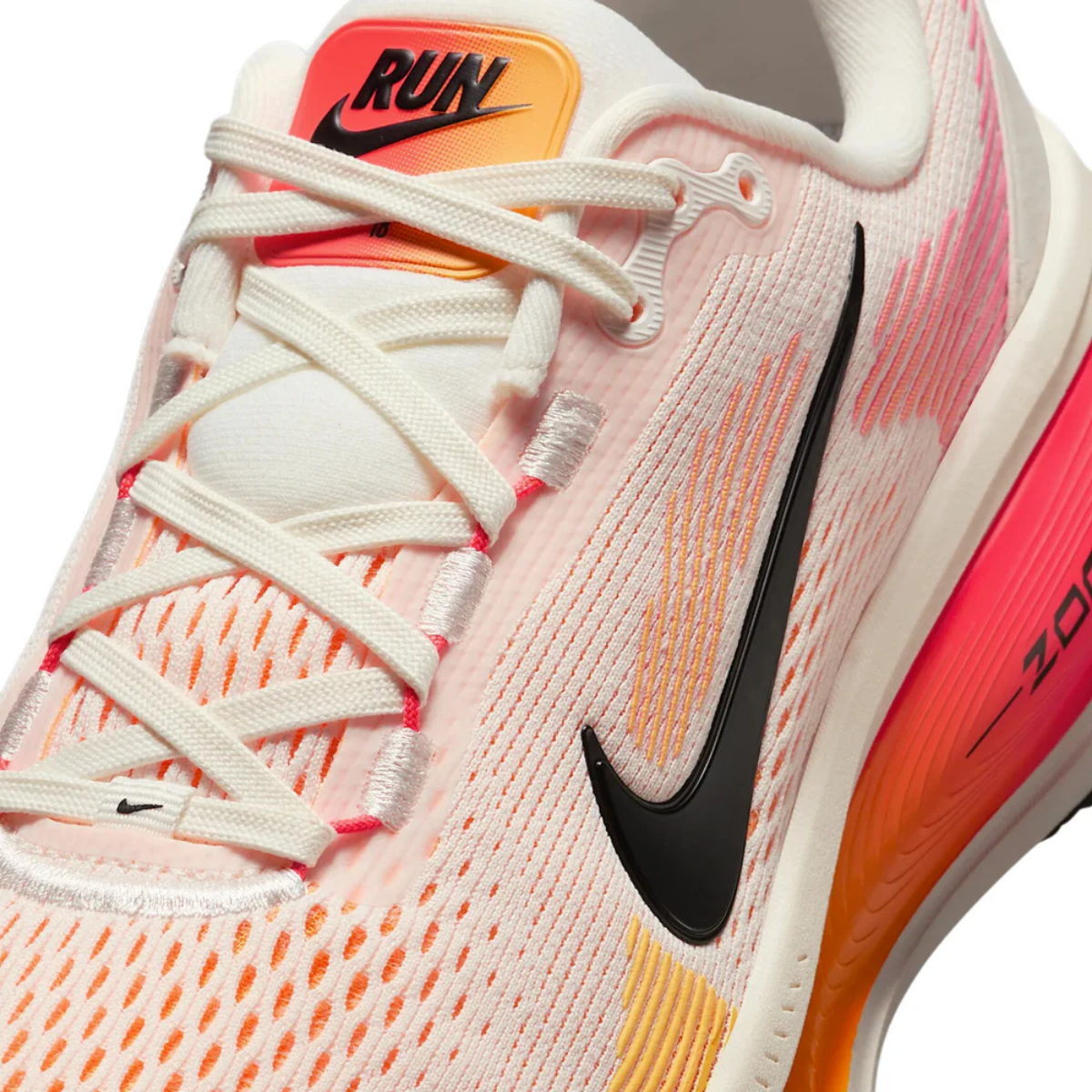 Nike Vomero 18 (Sail/Bright Crimson)