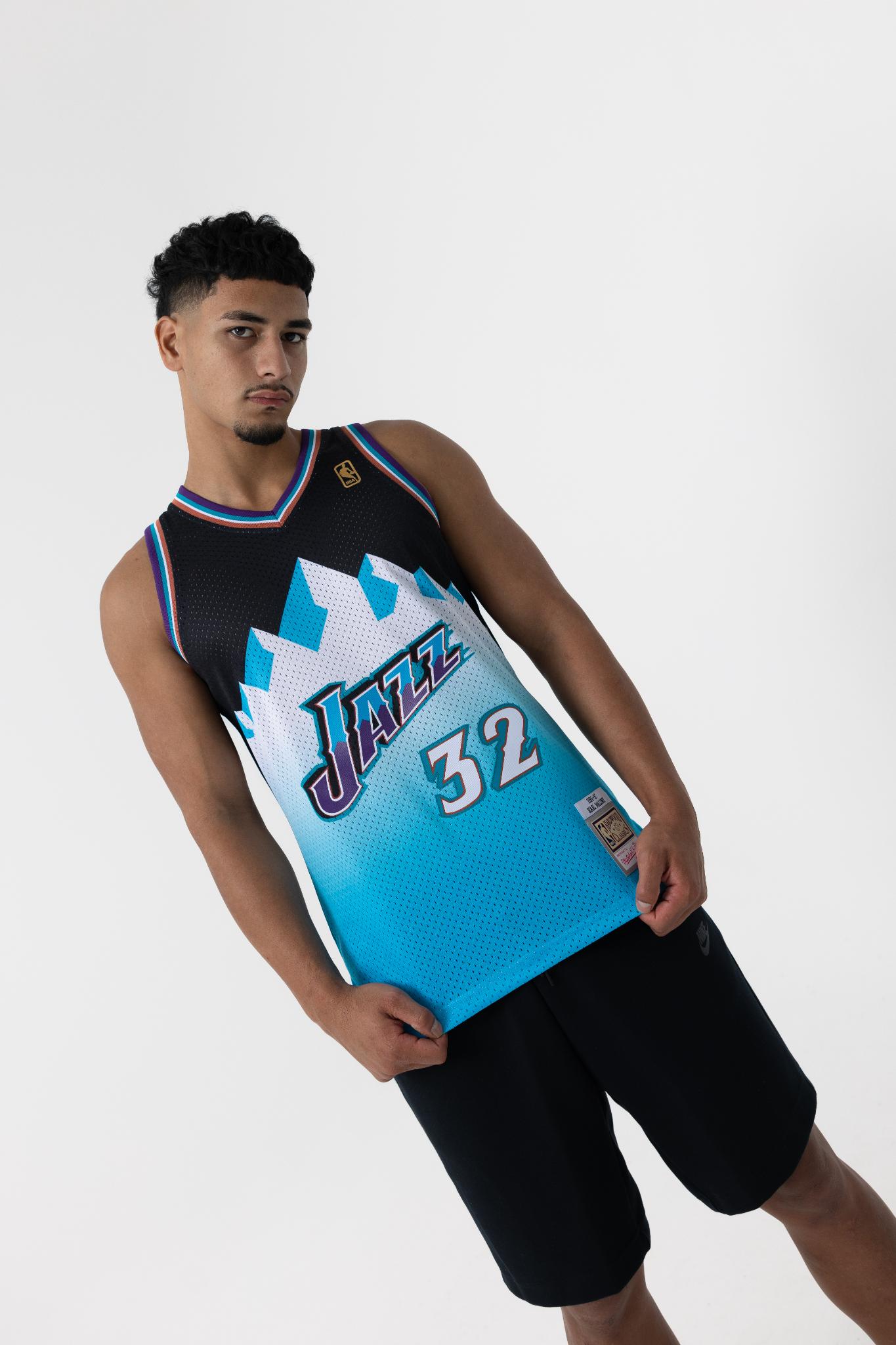 Mitchell & Ness Jazz Fadeaway V-Neck Swingman Jersey