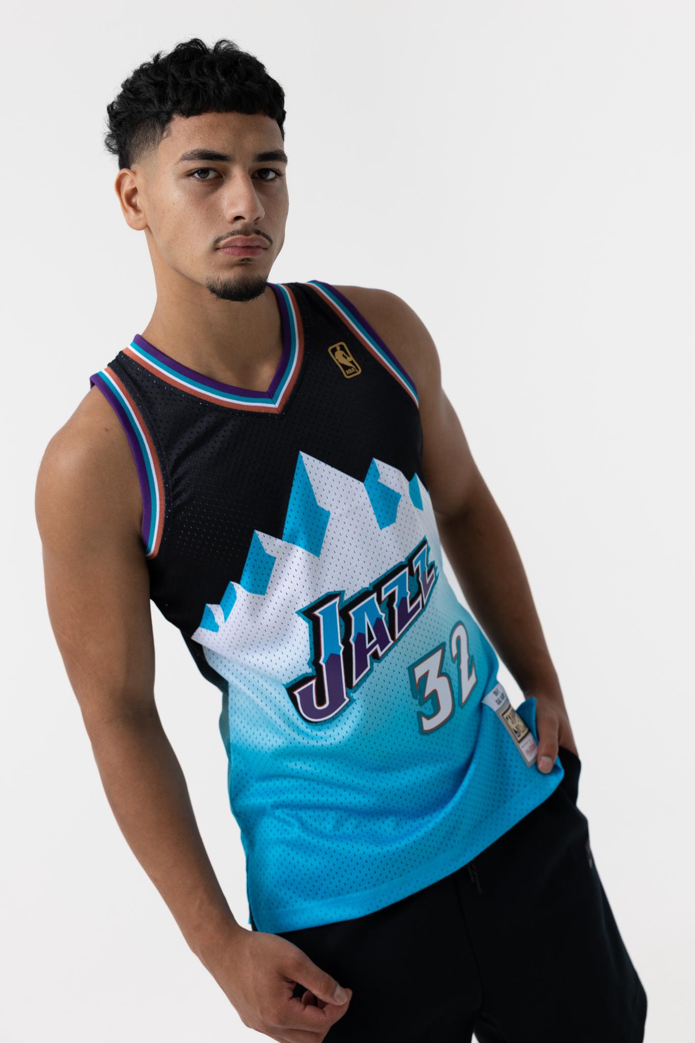 Mitchell & Ness Jazz Fadeaway V-Neck Swingman Jersey