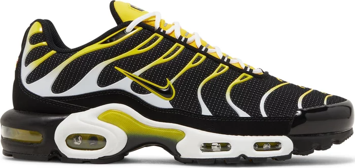 Black and yellow nike air max plus sale