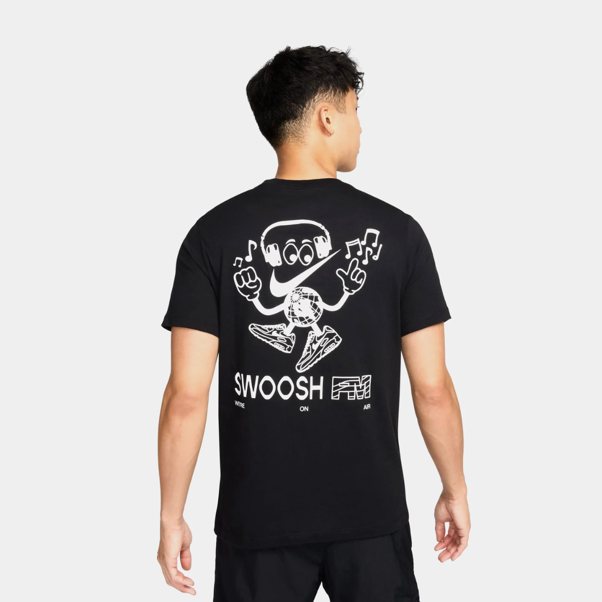 Nike Mens NSW Swoosh FM T-Shirt (Black/White)