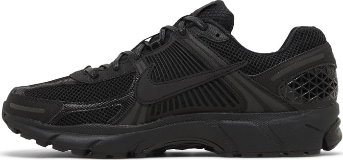 Nike Zoom Vomero 5 (Black)