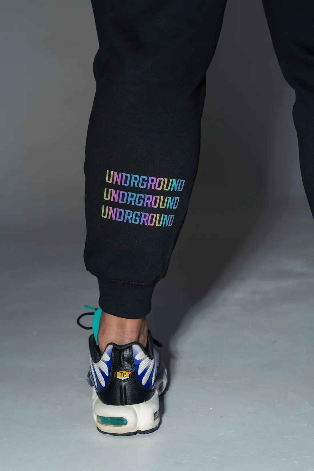 Undrground Reflective Tapered Pants (Black)