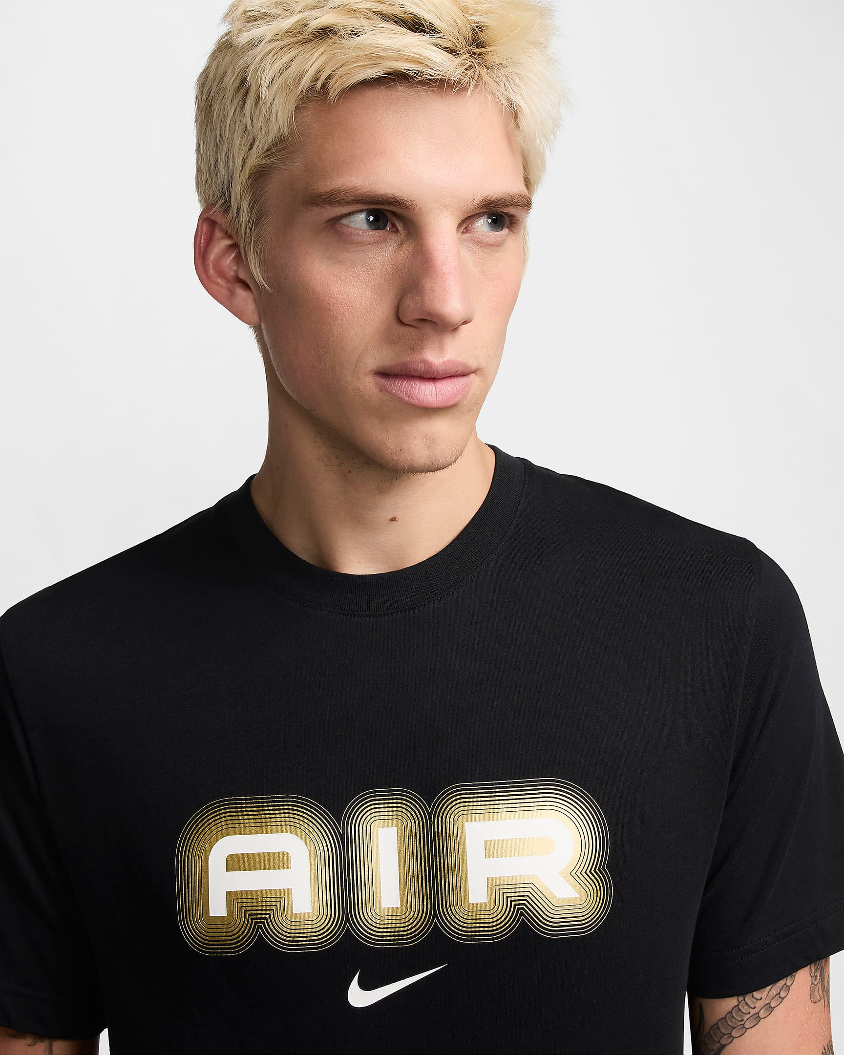 Nike Men's NSW Air Club T-Shirt (Black/Gold)