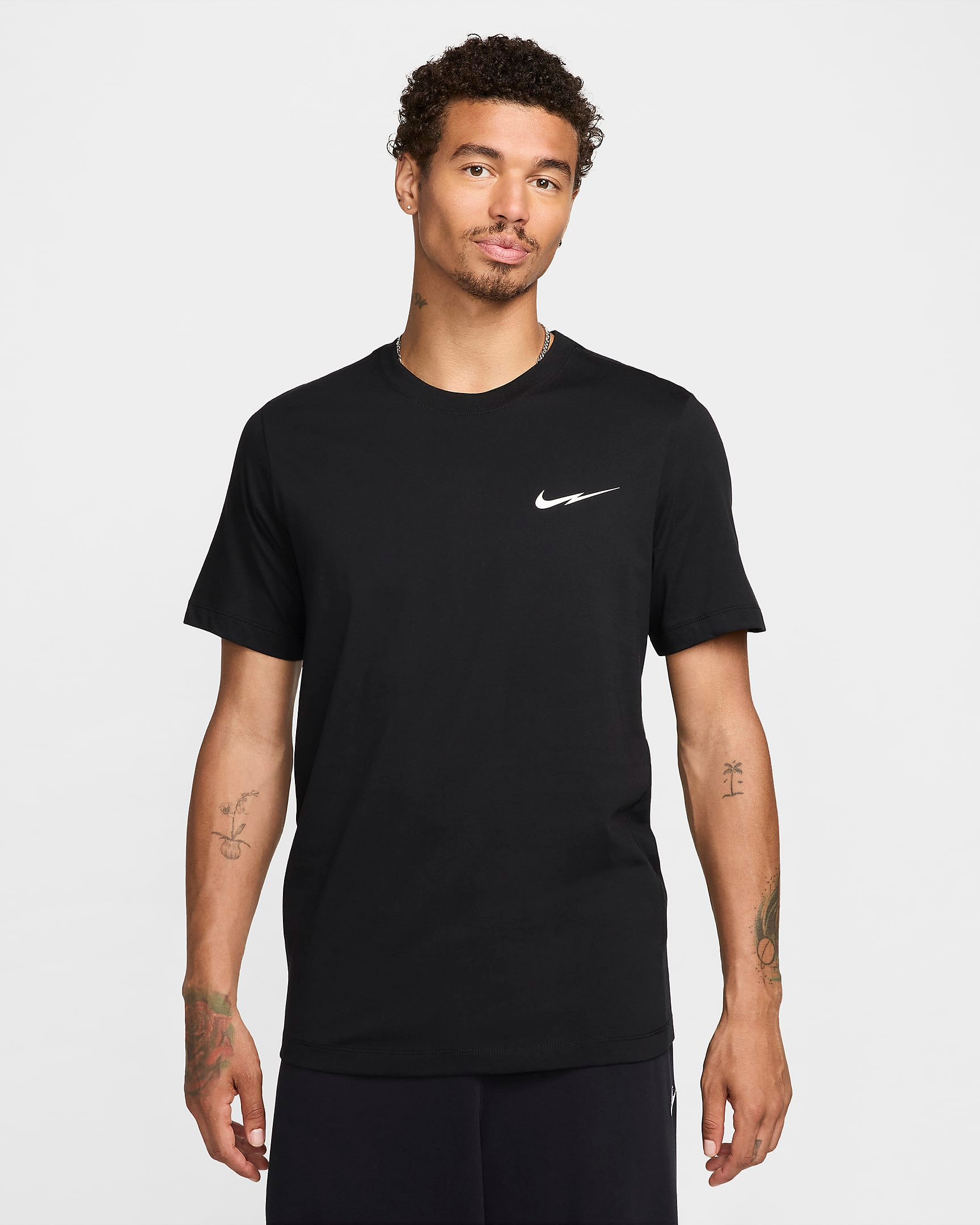 Nike Men's NSW Club T-Shirt (Black/White)