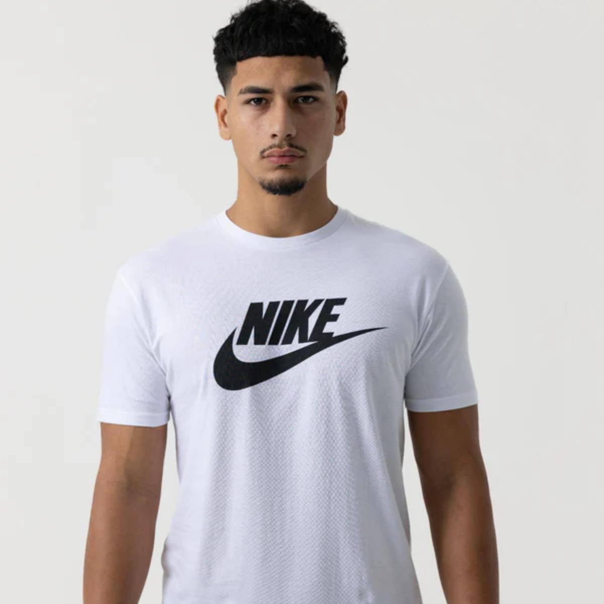 Nike Mens Swoosh Logo Regular T-Shirt (White)