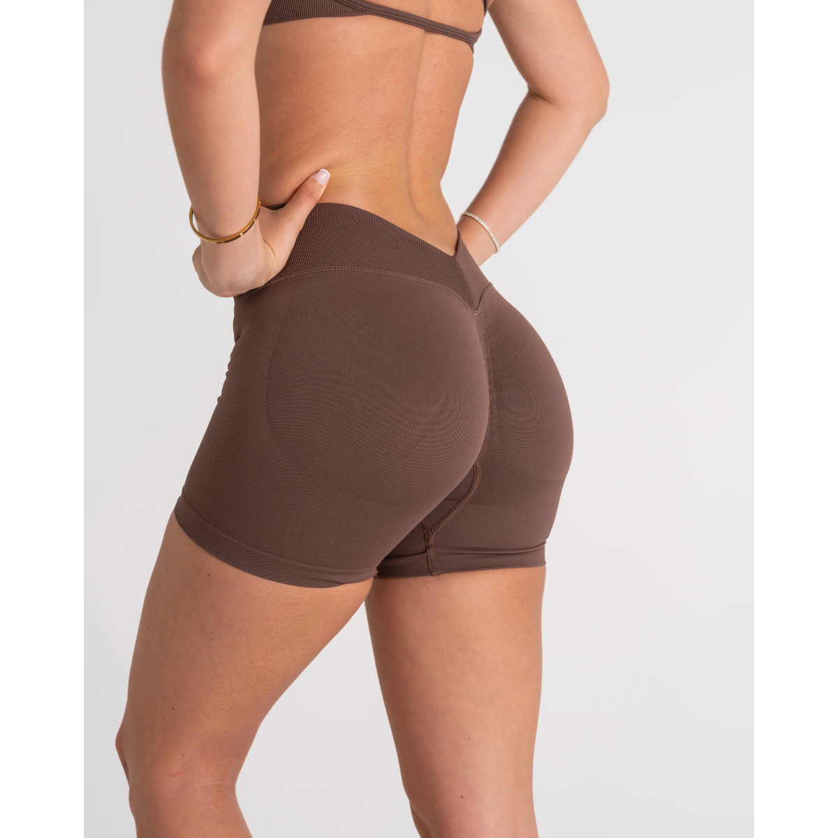 KEEPTHATPUMP LJ V-Back Scrunch Shorts (Espresso)